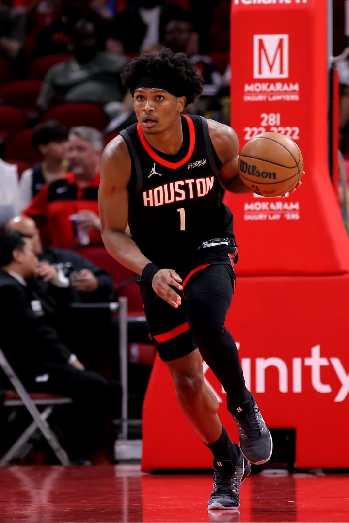 ESPN为火箭续约阿门评级A-：双赢 比文班亚马的合同每年少800多万