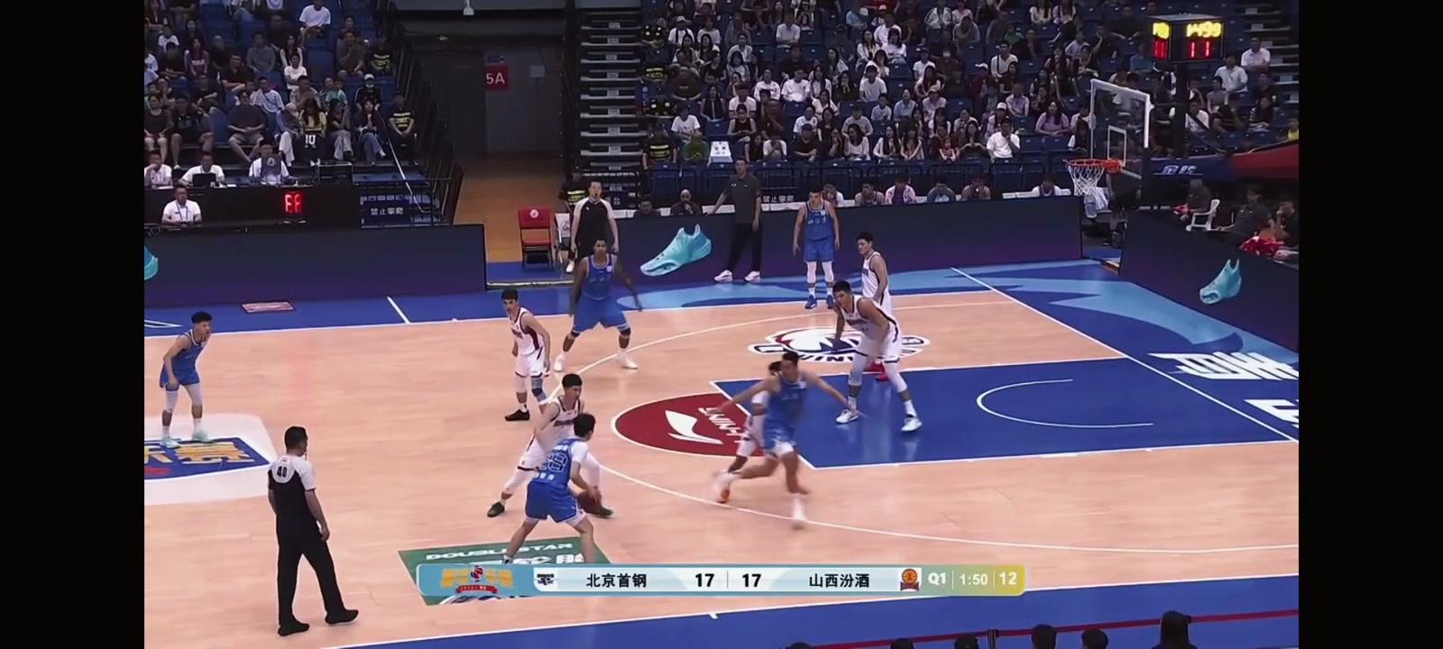 翟晓川对魏莨哲挥肘！评论区怒怼：你应该看看眼睛 你1万多度😄