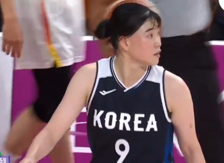 韩国女篮李孝希:从没想过会输中国 全队上下齐心协力在防张子宇 韩国女篮李孝希:从没想过会输中国 全队上下齐心协力在防张子宇